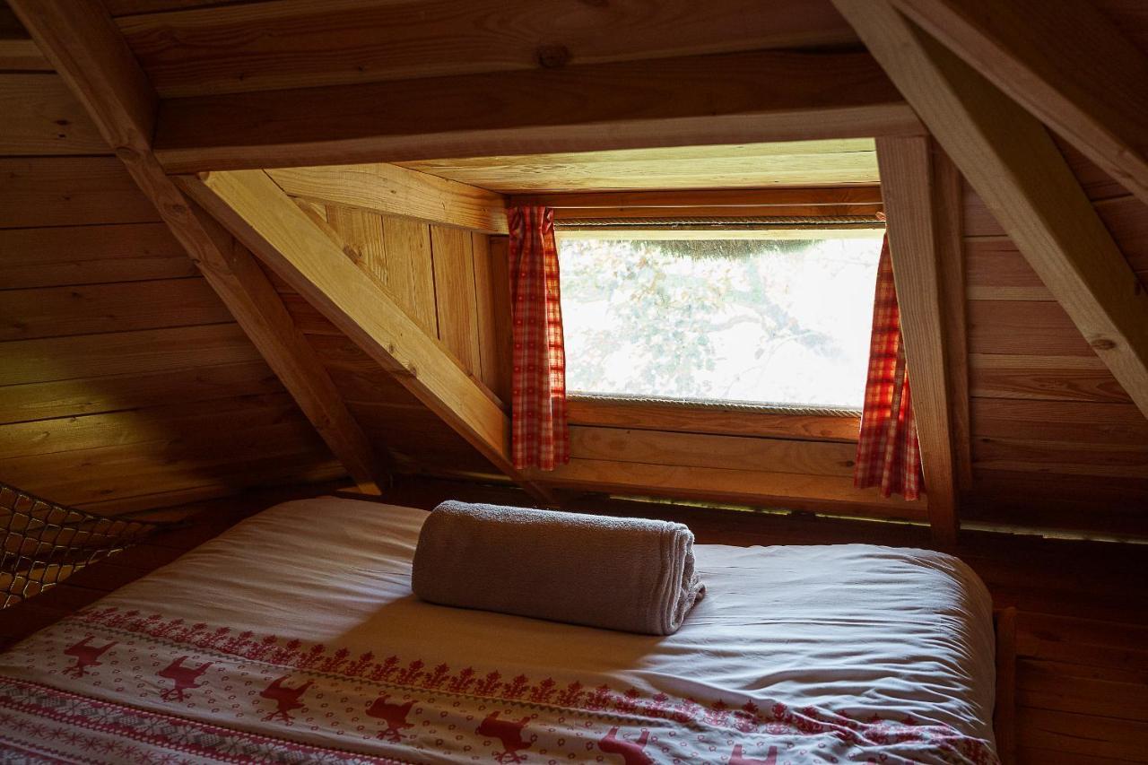 Cabane Perchee Dans Les Arbres Saint-Hilaire-en-Morvan Exterior photo