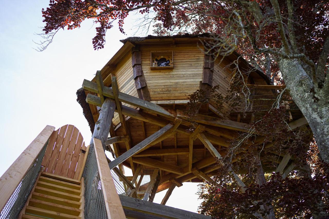 Cabane Perchee Dans Les Arbres Saint-Hilaire-en-Morvan Exterior photo