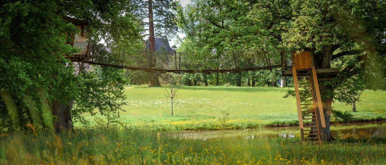 Cabane Perchee Dans Les Arbres Saint-Hilaire-en-Morvan Exterior photo
